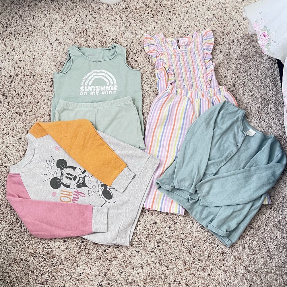 Girls 4T bundle🌸